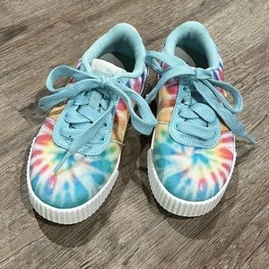 Puma Tye-Dye toddler size 11 shoes